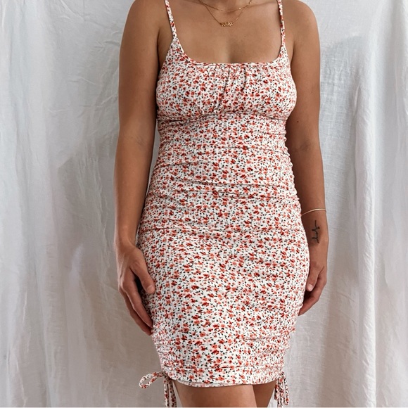 Petite Floral print fitted dress - Picture 1 of 5